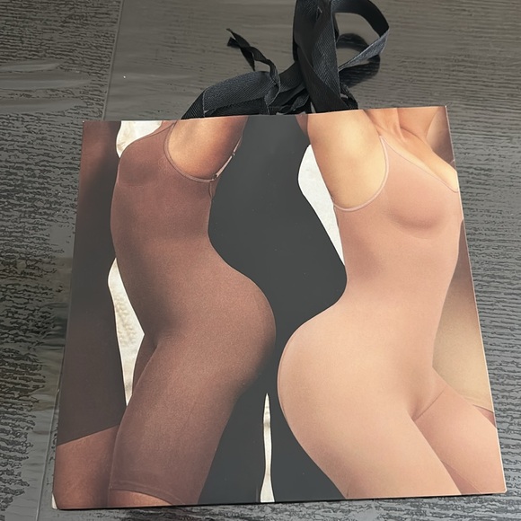New Skims gift bag - Picture 2 of 2